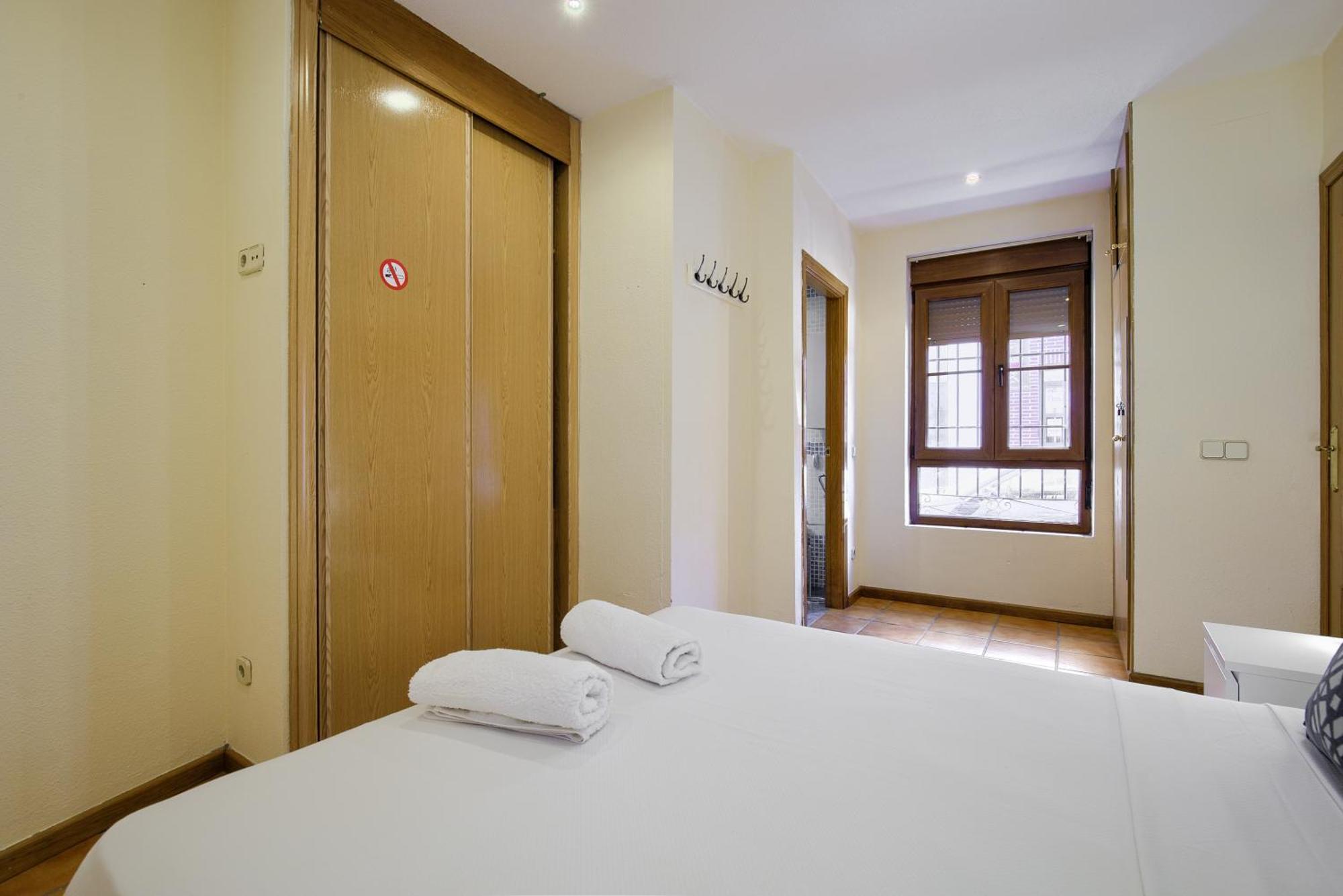 Casona 44 - Apartamento Para 2 Con Wifi, Ac Y Patio Exterior Alcalá de Henares Esterno foto